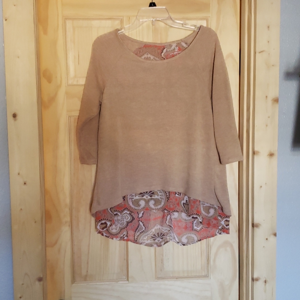 Layered look 3/4 sleeve top